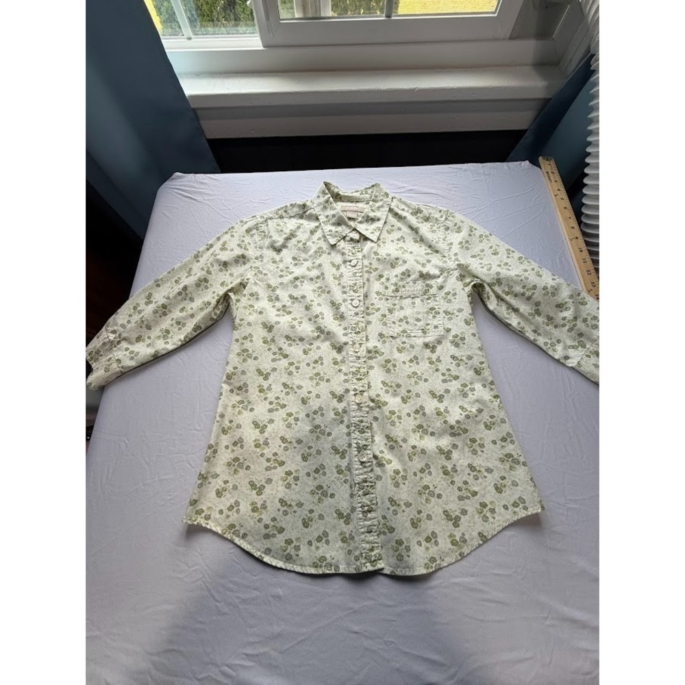 Women's preppy 100% cotton button up shirt by J.Crew - Size Small
